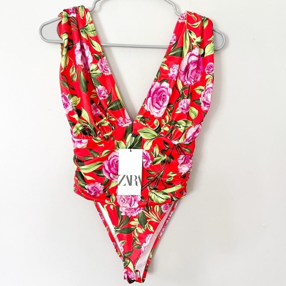 NWT Zara Floral V Neck Bodysuit Small Orange Red Ruched Tropical Cruise Club S